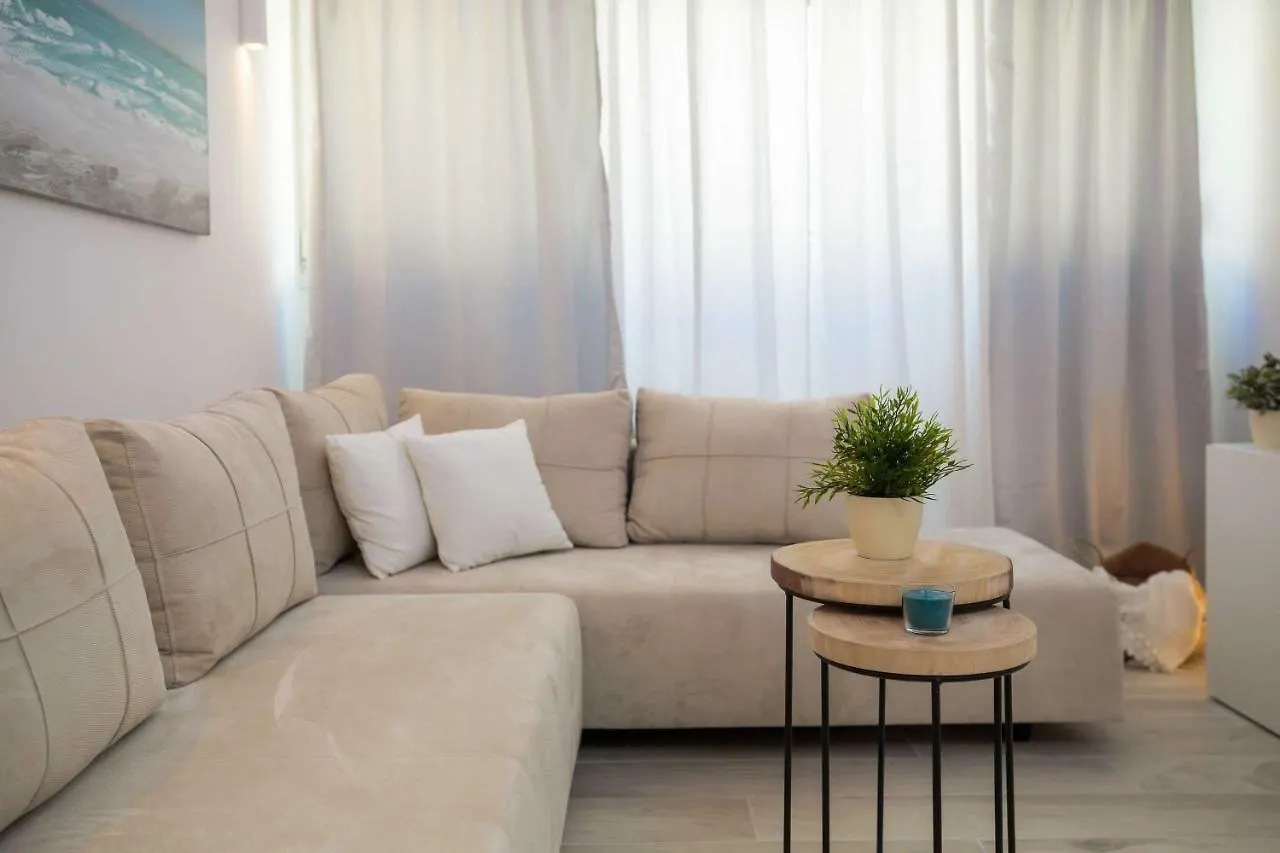 Enjoy Apartment Split