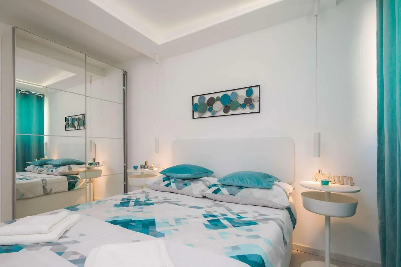Enjoy Apartment Split
