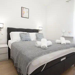 Apartment Triple A, Split